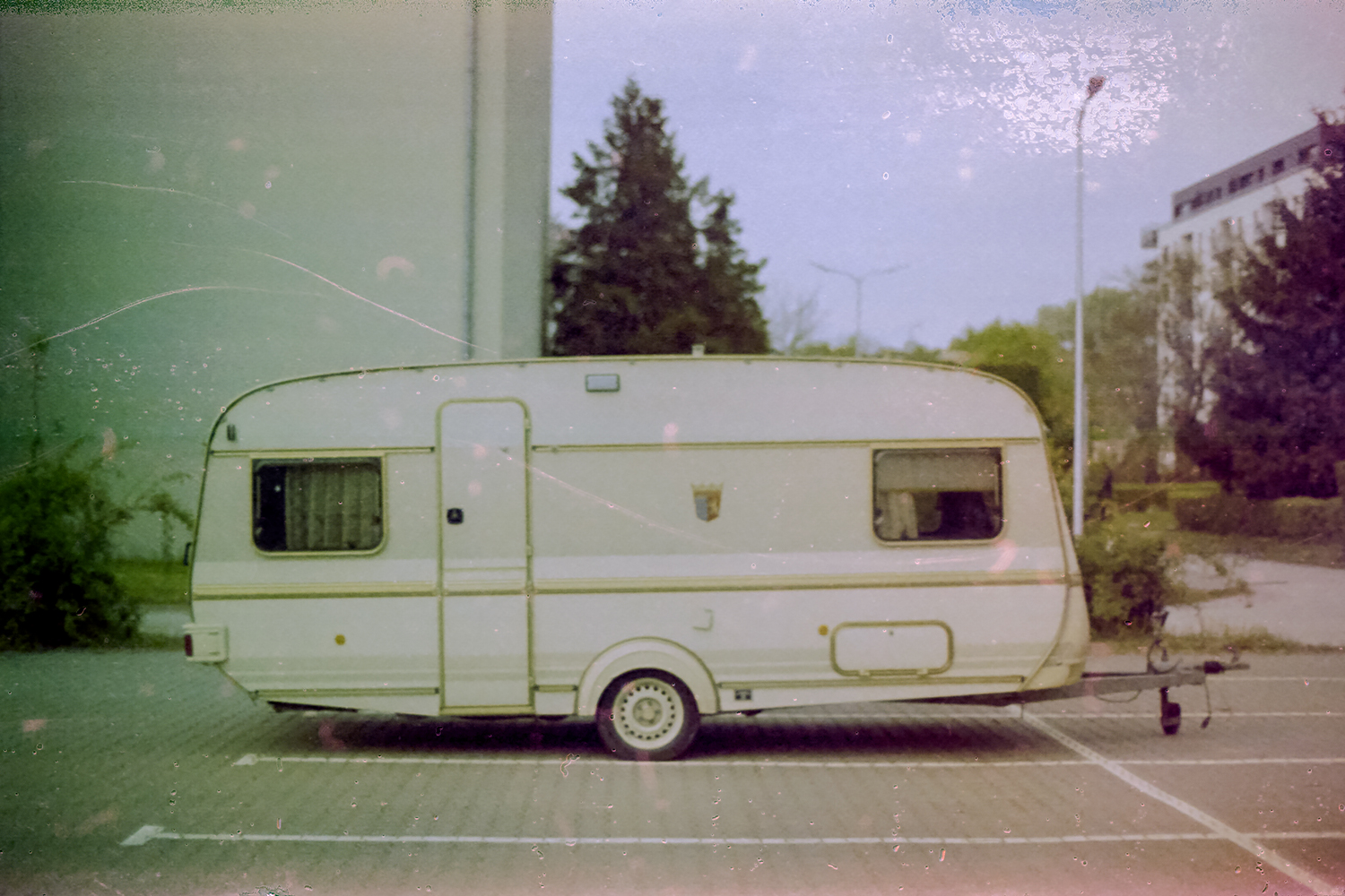 Nikon F5 | Fujifilm F500@6 | ECN-2 24*C 16min.