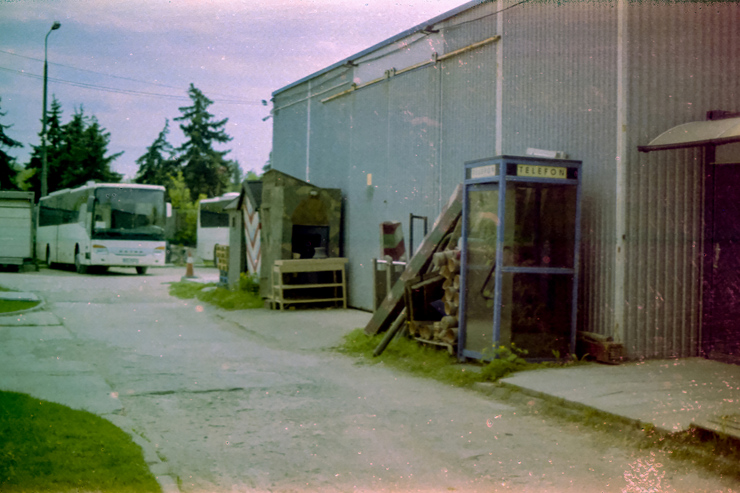 Nikon F5 | Fujifilm F500@6 | ECN-2 24*C 16min.