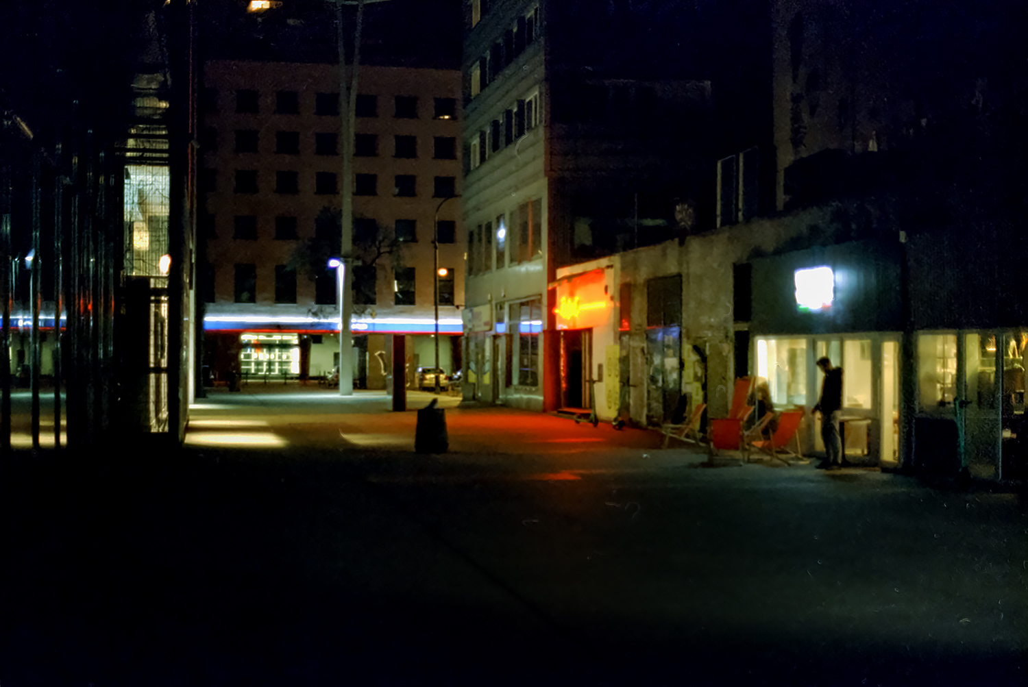 Nikon F5 | Kodak Vision 3 500T @1000 | ECN-2 24*C 15min.